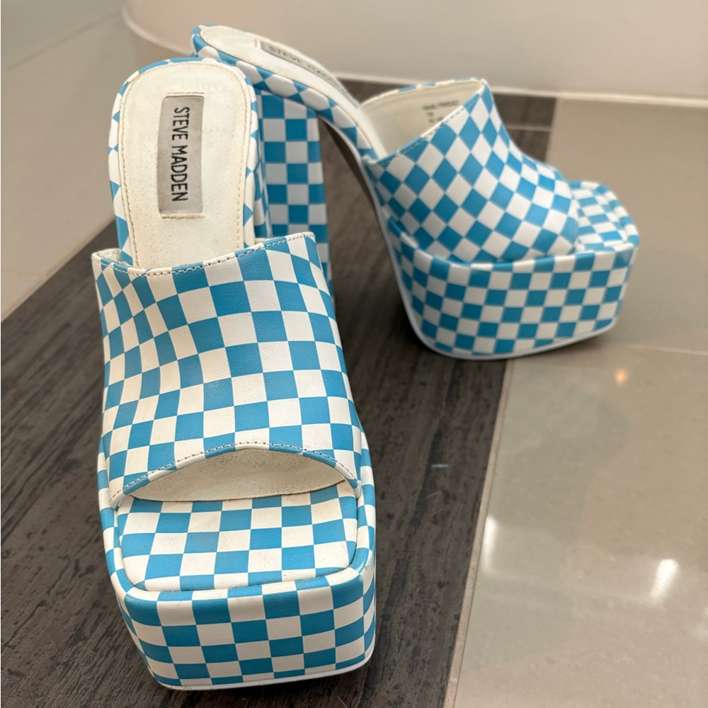 Steve Madden White and Blue Checkered Platform Shoes